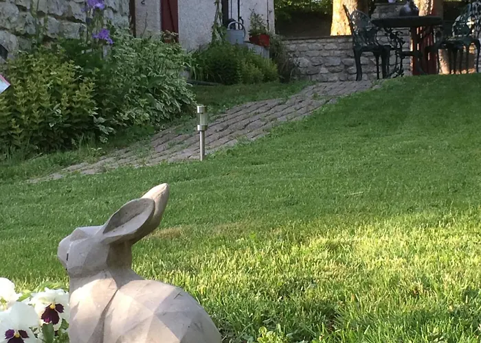 Charmante Maison Historique Avec Jardin A - Charme, Cheminee, Et Serenite - Fr-1-585-67 *